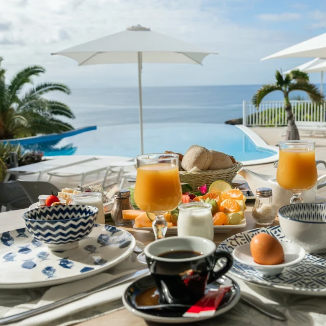 Pensez aux journées "petit-déjeuner et piscine" a Amaudo. 
Ouvert aux clients extérieurs avec des places très limitées par jour !